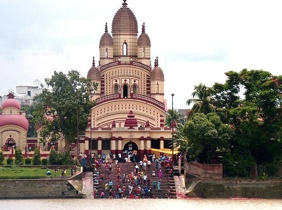 by mala singh on Flickr.Dakshineshwar Temple in Kolkata, India.